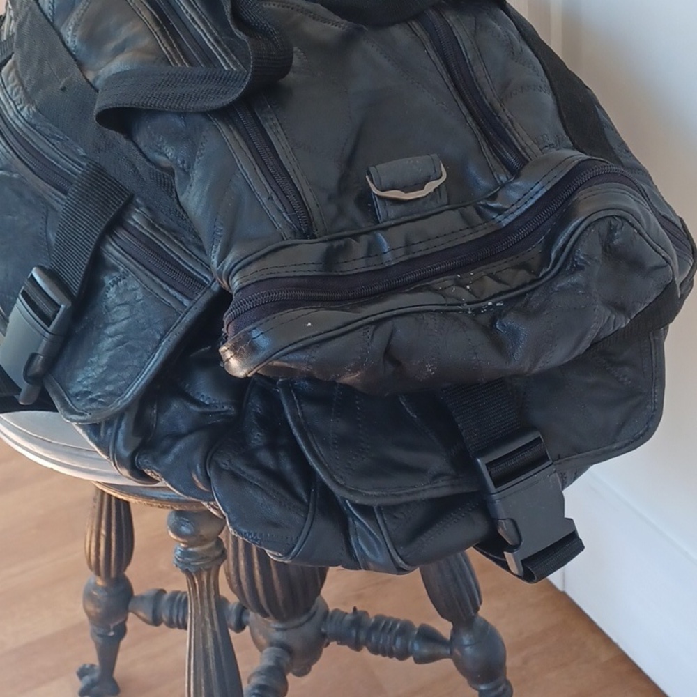 Leather luggage weekender bag lots of pockets black leather duffel bag - Picture 3 of 7